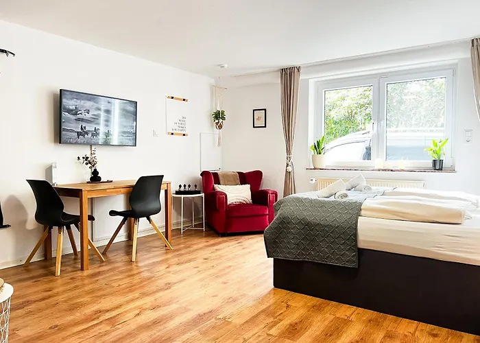 Modern Room With Netflix In Porta Westfalica